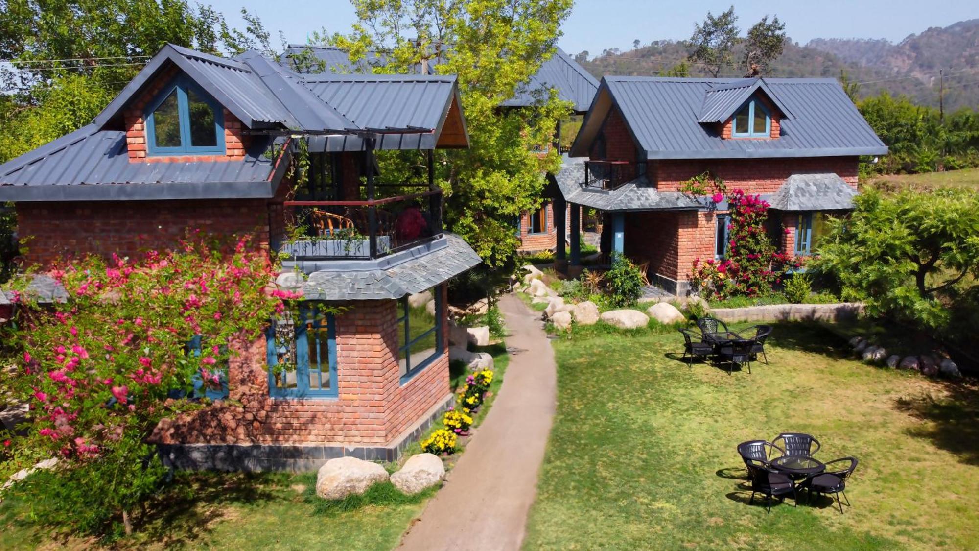 Rendezvous Resort Dharamshala Buitenkant foto